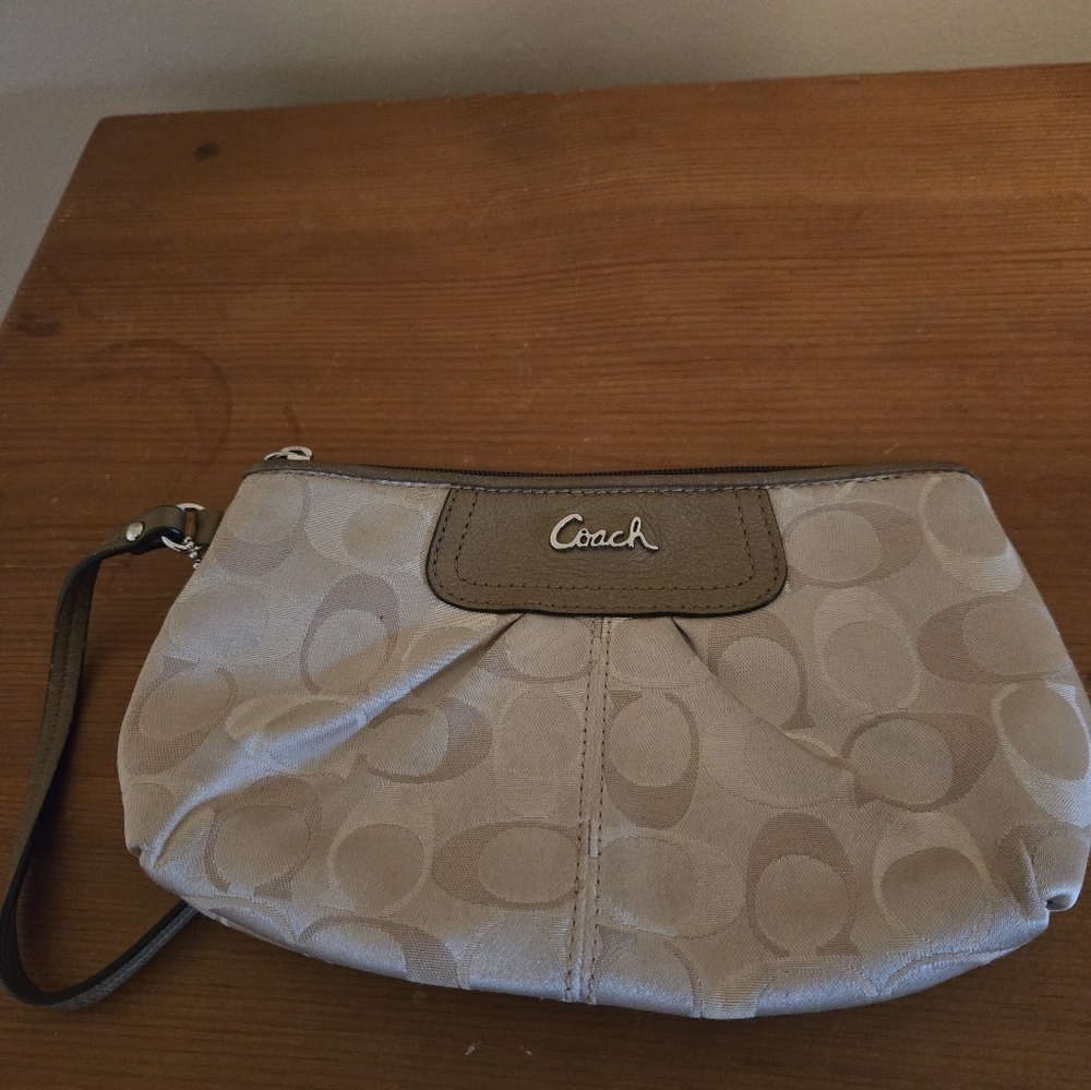 Coach  Cloth Wrislet